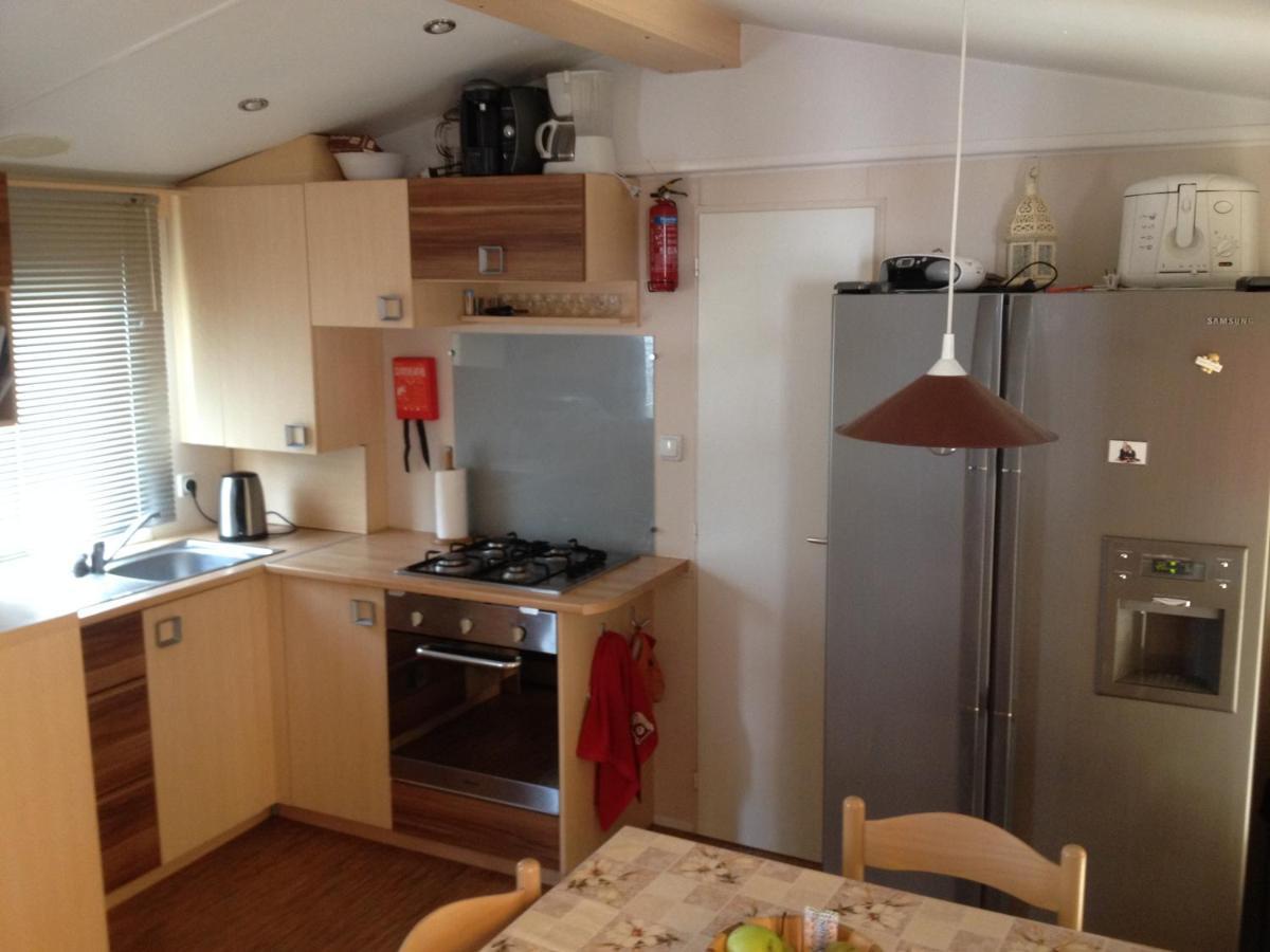 Magic Mobile Montourey, 3 Chambres, 2 Salles De Bain, Piscine Disponible Sur Place Holiday park
